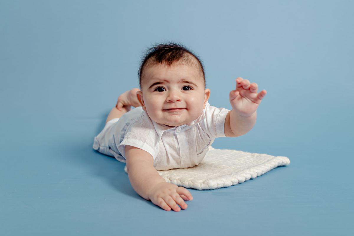 irmão irmã irmãos batismo príncipe princesa urso clean neutro boho família ensaio infantil fotografia fotográfico retrato Niterói Rio de Janeiro Itaipu Região Oceãnica