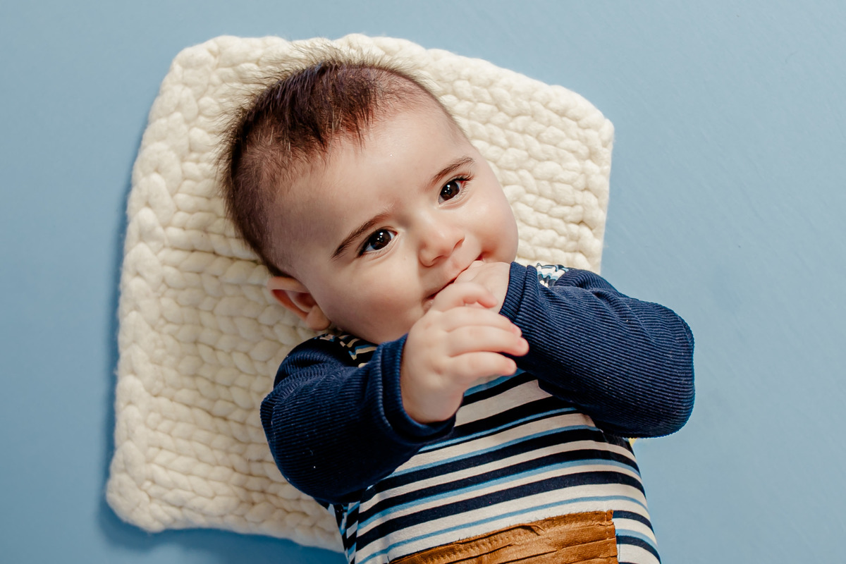 irmão irmã irmãos batismo príncipe princesa urso clean neutro boho família ensaio infantil fotografia fotográfico retrato Niterói Rio de Janeiro Itaipu Região Oceãnica