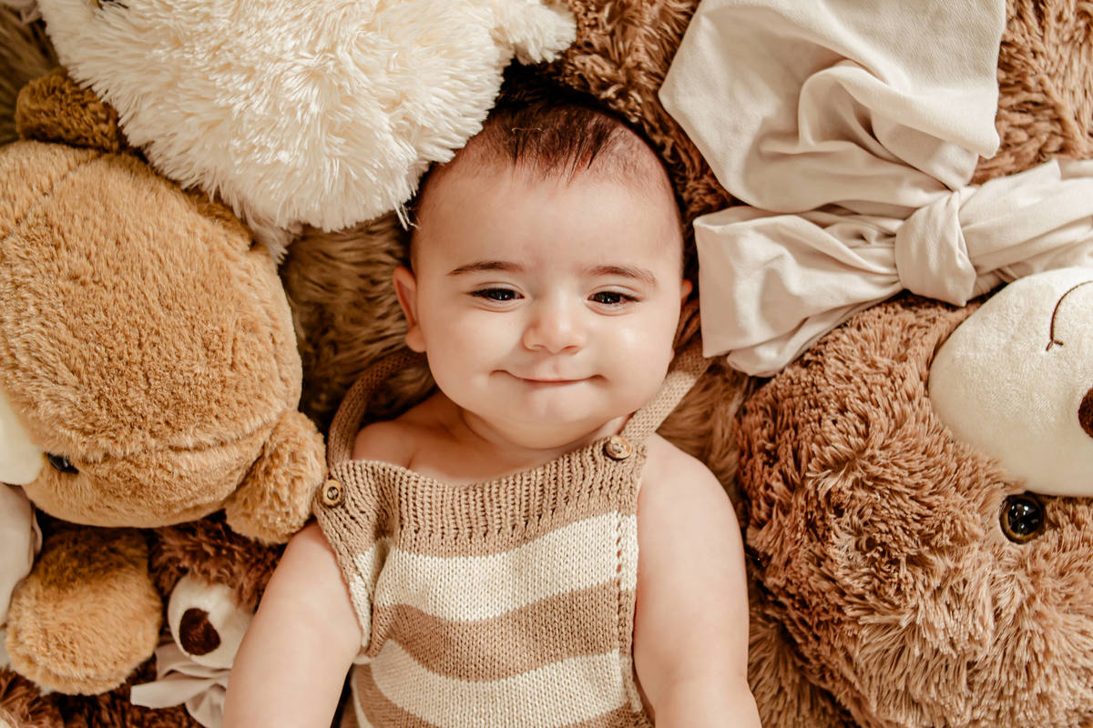 irmão irmã irmãos batismo príncipe princesa urso clean neutro boho família ensaio infantil fotografia fotográfico retrato Niterói Rio de Janeiro Itaipu Região Oceãnica