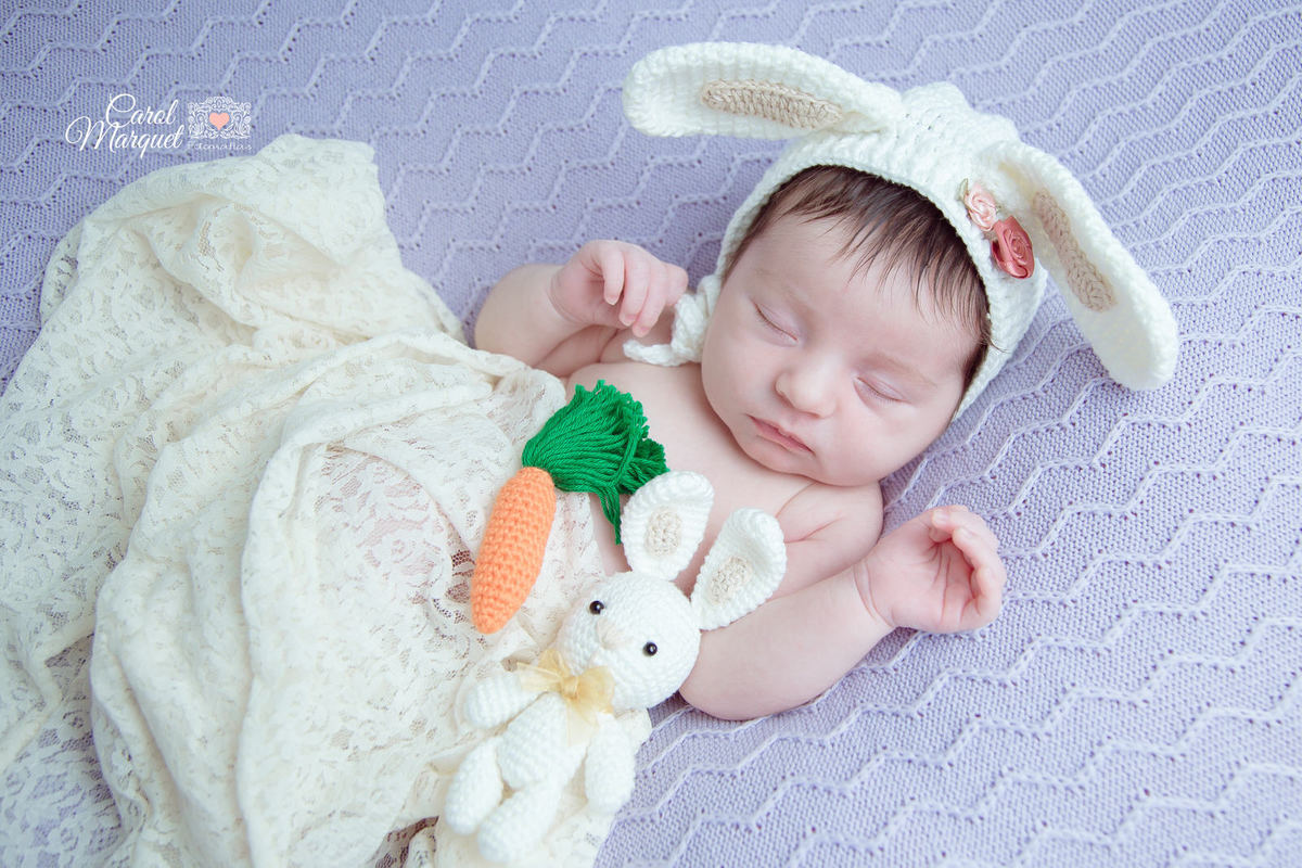 newborn menina recém nascido Niterói família boneca lilás páscoa coelho
