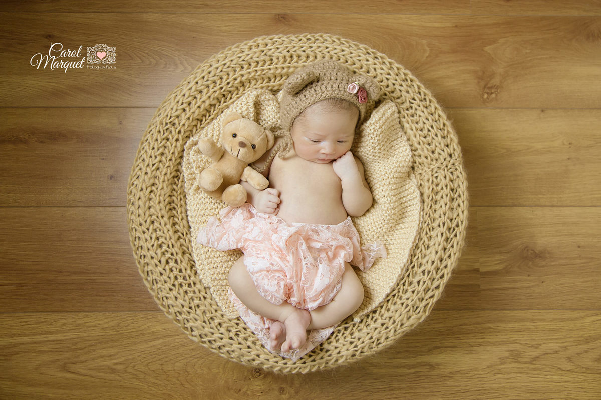 newborn menina princesa flor recém nascido ensaio fotográfico Niterói Rio de Janeiro Família irmãos