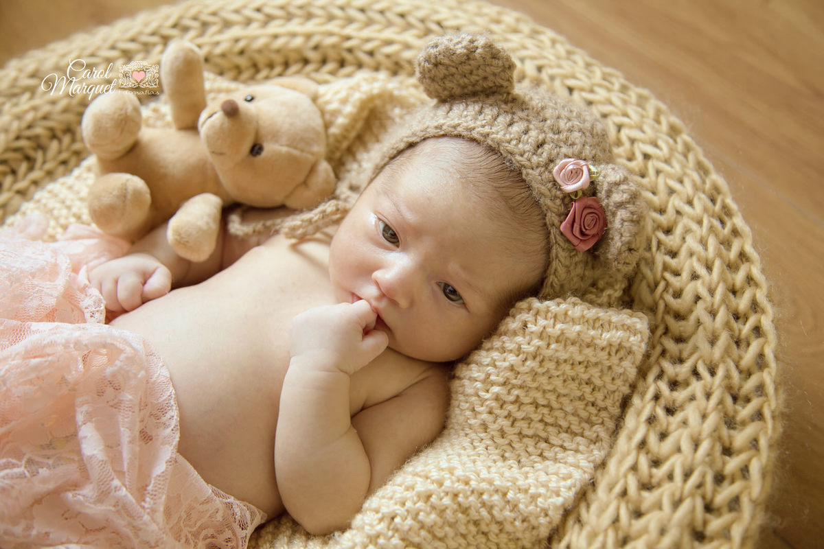 newborn menina princesa flor recém nascido ensaio fotográfico Niterói Rio de Janeiro Família irmãos