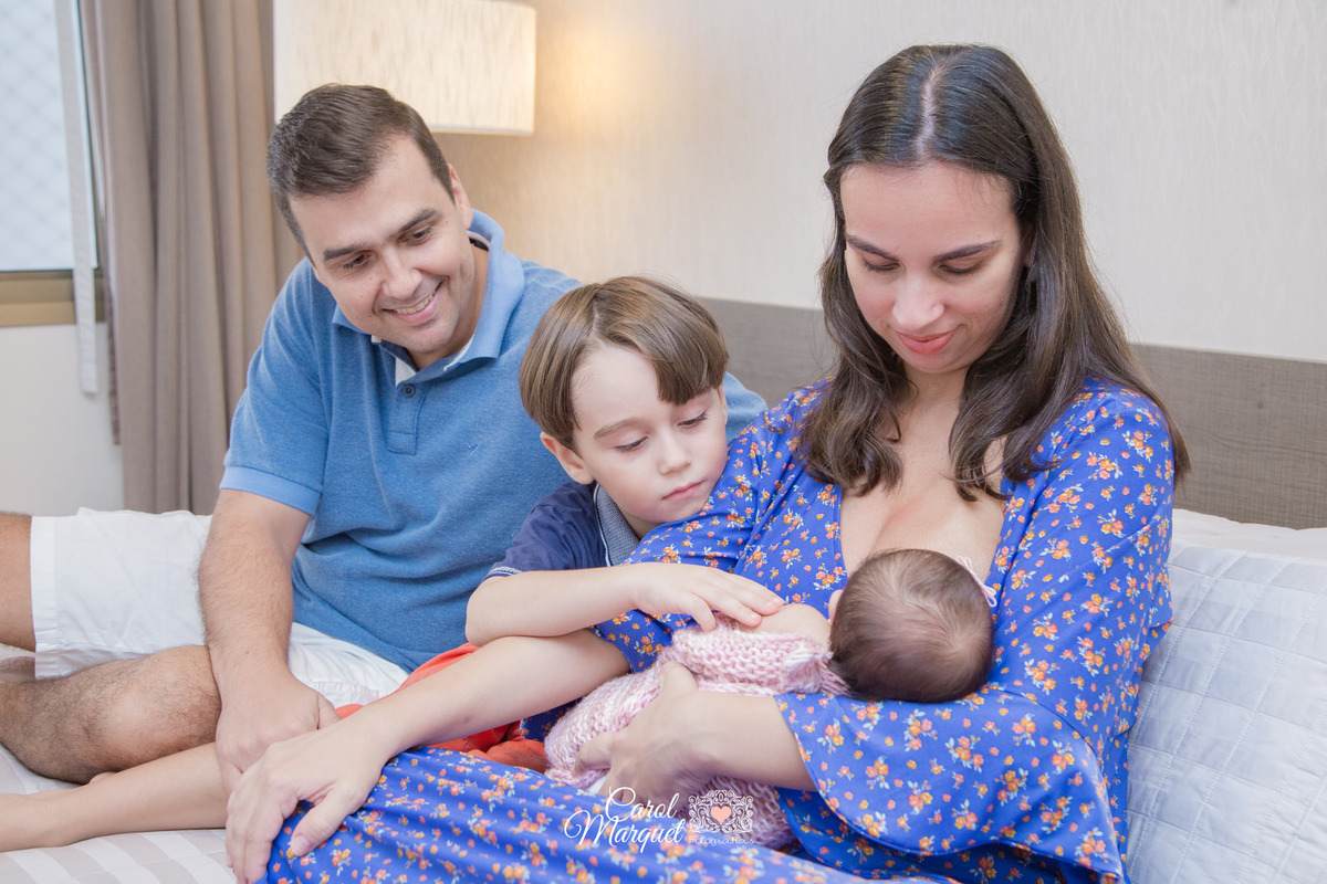 newborn menina princesa flor recém nascido ensaio fotográfico Niterói Rio de Janeiro Família irmãos