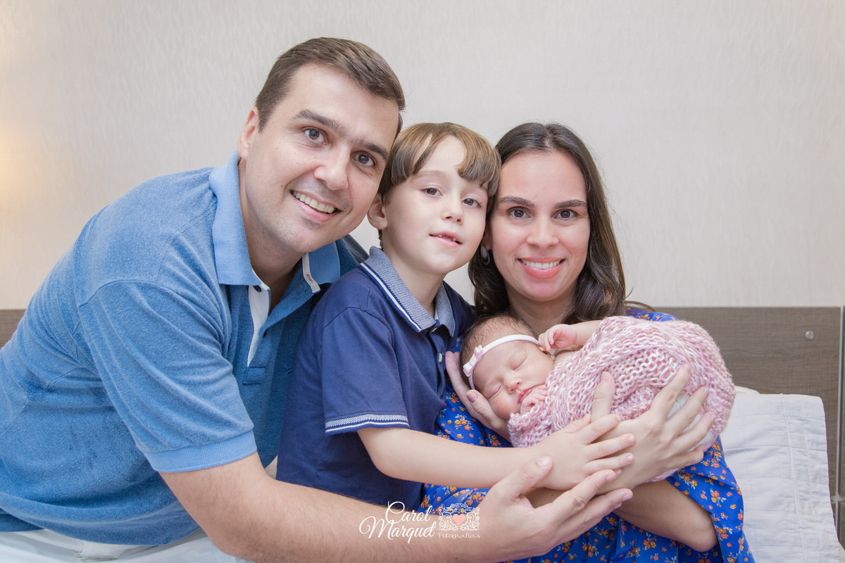 newborn menina princesa flor recém nascido ensaio fotográfico Niterói Rio de Janeiro Família irmãos
