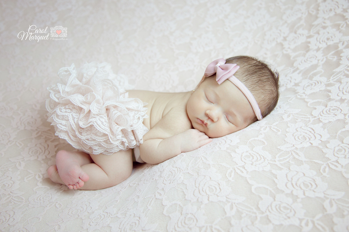 newborn menina princesa flor recém nascido ensaio fotográfico Niterói Rio de Janeiro Família irmãos