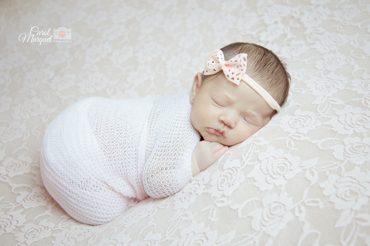 newborn menina princesa flor recém nascido ensaio fotográfico Niterói Rio de Janeiro Família irmãos