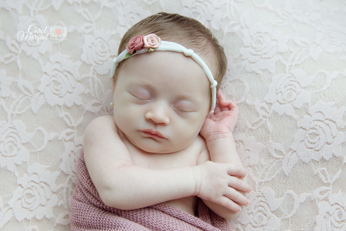newborn menina Niterói Rio de Janeiro Ensaio Fotográfico Família irmã irmãs princesa flores amor