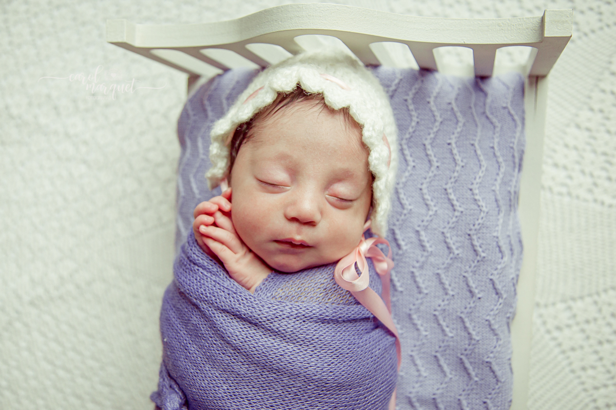 newborrn recém nascido Niterói Rio de Janeiro fotografia retrato princesa menina flor floresta bebê casulo bichinho amigurumi flores plantas família