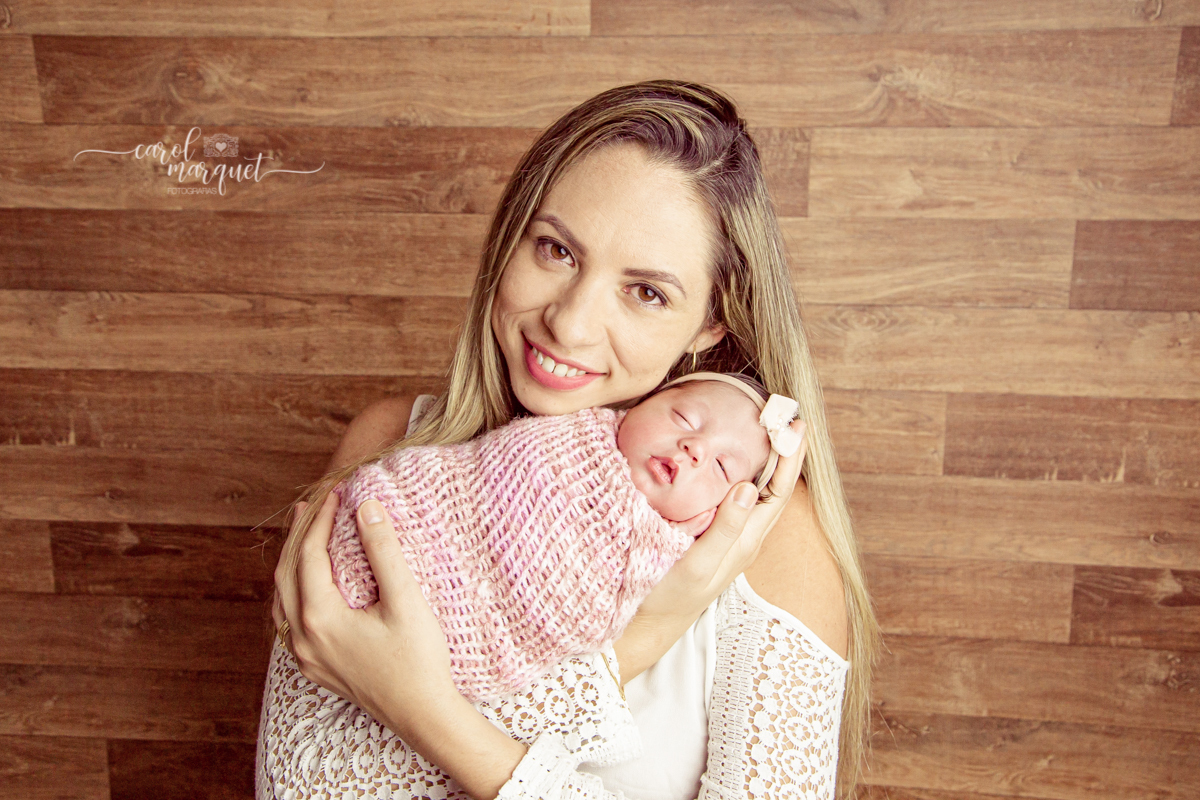 newborrn recém nascido Niterói Rio de Janeiro fotografia retrato princesa menina flor floresta bebê casulo bichinho amigurumi flores plantas família