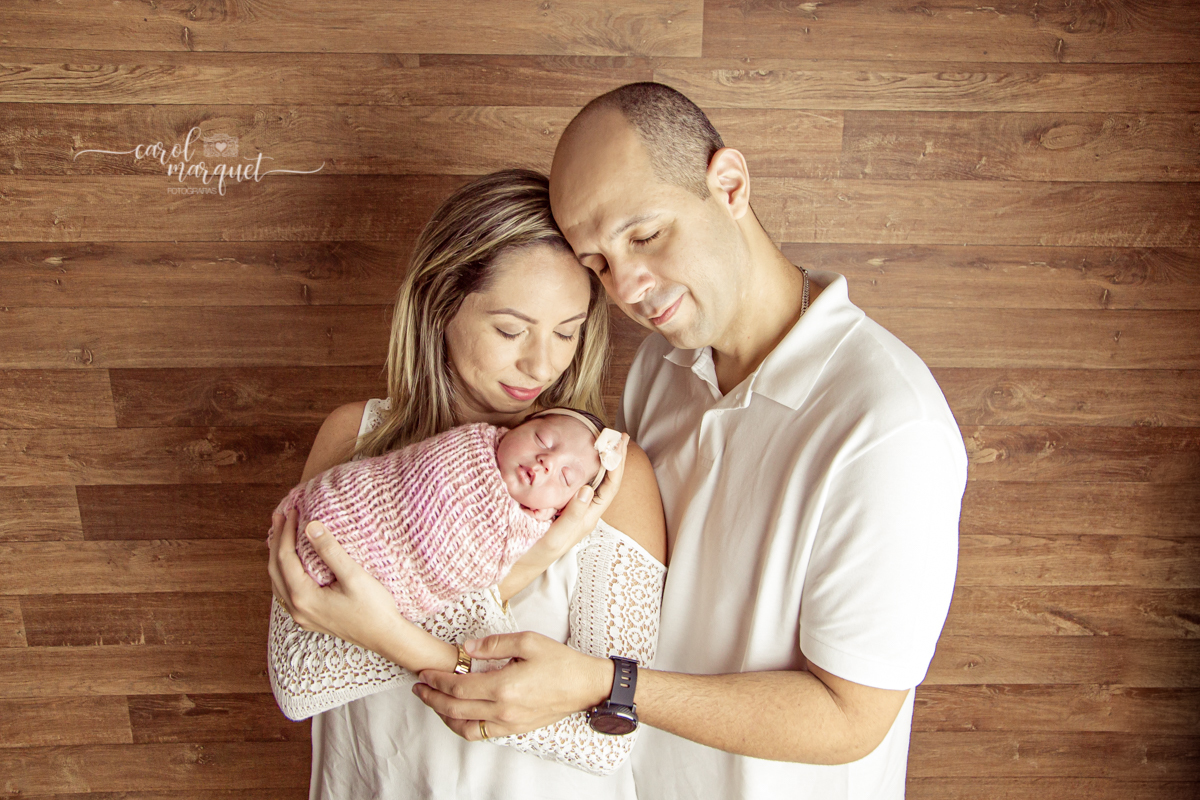 newborrn recém nascido Niterói Rio de Janeiro fotografia retrato princesa menina flor floresta bebê casulo bichinho amigurumi flores plantas família
