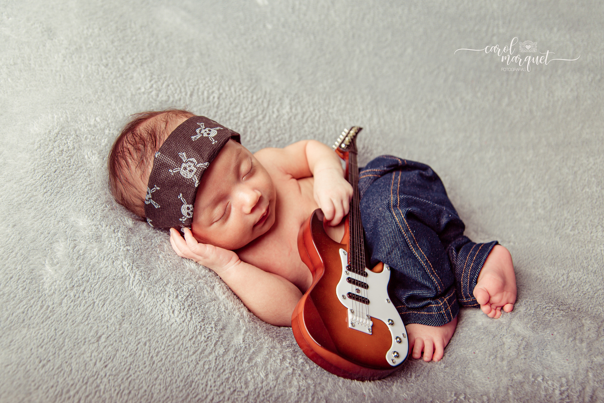sommelier mirim vinho newborn recém nascido bebê fotografia retrato família Niterói Rio de Janeiro guitarrista rock rock'n'roll