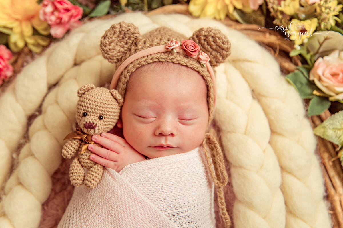 newborn recém nascido fotografia família flor ursinho amigurumi floresta jardim Niterói Rio de Janeironewborn recém nascido fotografia família flor ursinho amigurumi floresta jardim Niterói Rio de Janeiro