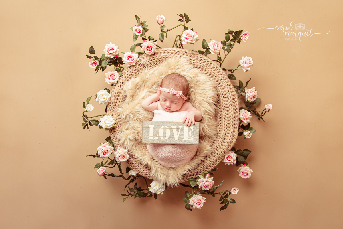 newborn recém nascido fotografia retrato ensaio infantil flores princesa amigurumi floresta encantada jardim