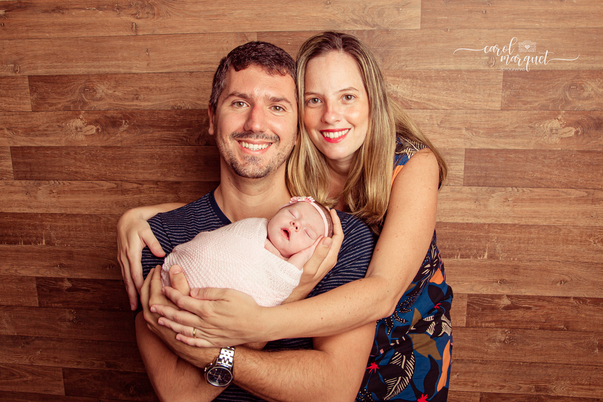 newborn recém nascido fotografia retrato ensaio infantil flores princesa amigurumi floresta encantada jardim família