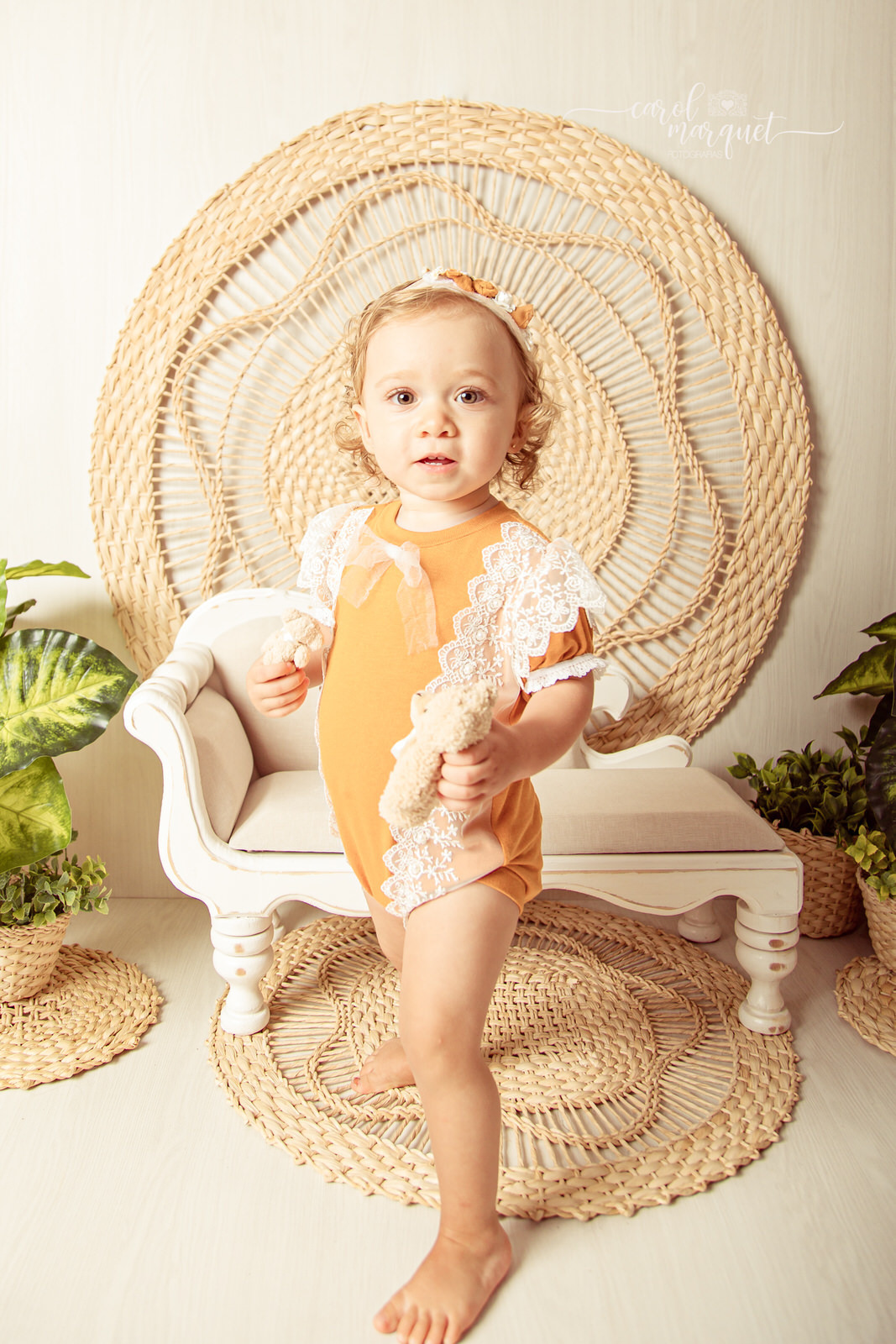 fotografia retrato ensaio fotográfico boho Niterói Rio de Janeiro Boho Romântico Divã Flores Plantas Palha Artesanato