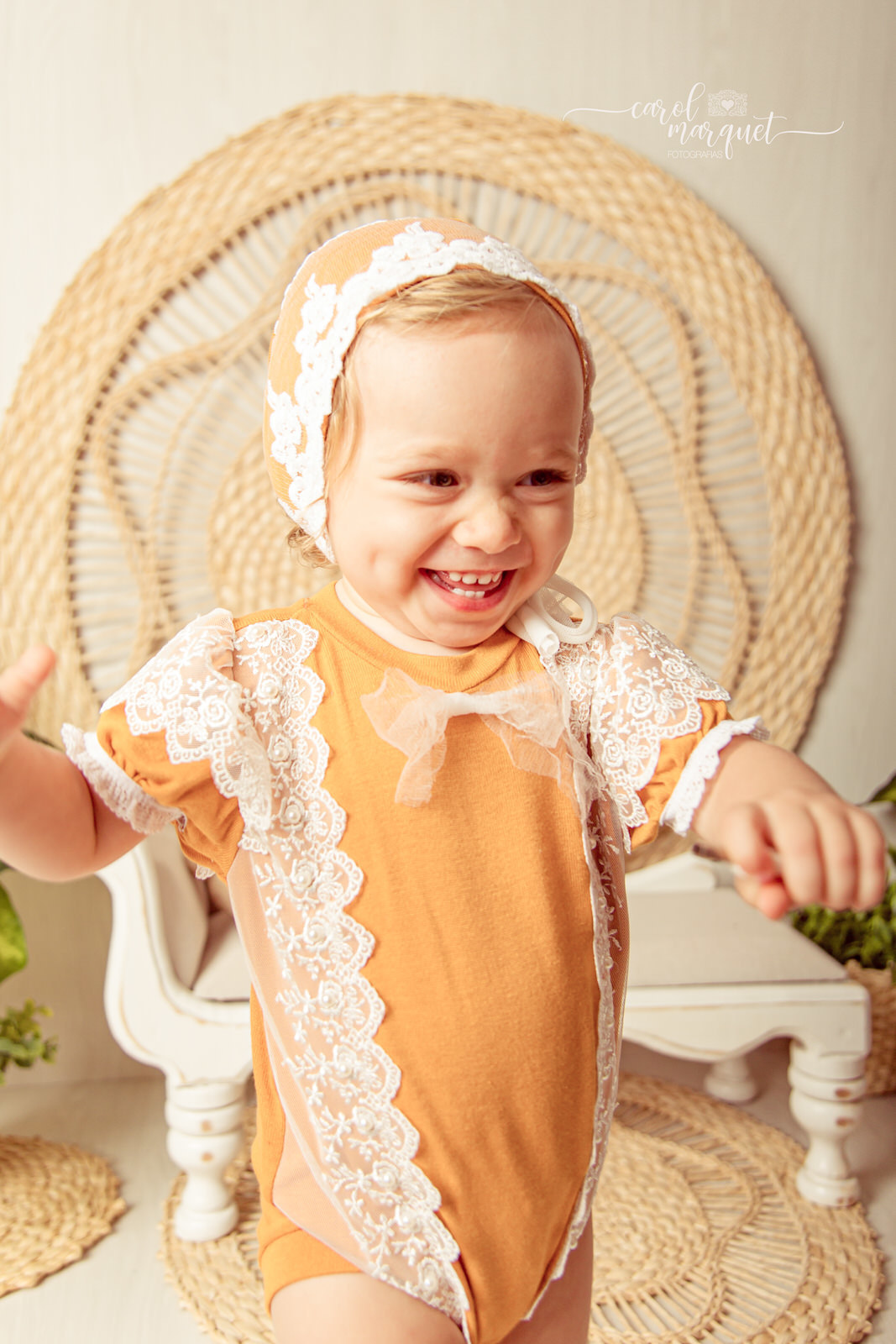 fotografia retrato ensaio fotográfico boho Niterói Rio de Janeiro Boho Romântico Divã Flores Plantas Palha Artesanato