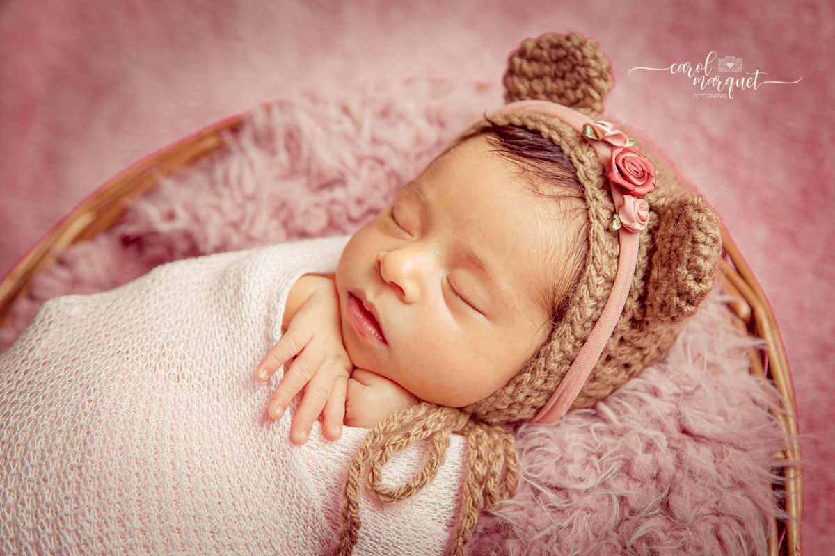 vnewborn recém nascido irmãos menina princesa flores floresta jardim autismo amigurumi chapeuzinho família Niterói Ensaio fotográfico