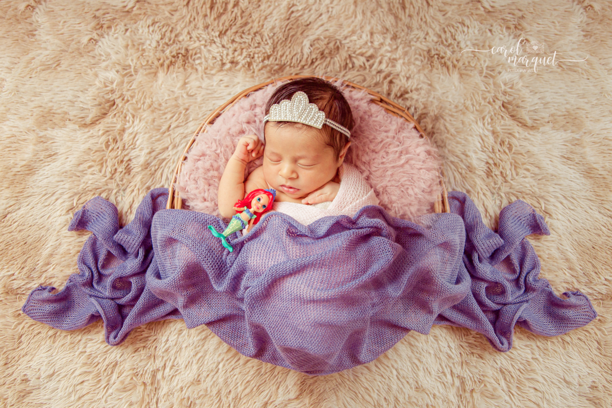 newborn recém nascido irmãos menina ariel princesa flores floresta jardim autismo amigurumi chapeuzinho família Niterói Ensaio fotográfico
