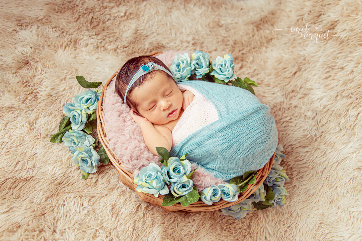 newborn recém nascido irmãos menina princesa flores floresta jardim autismo amigurumi chapeuzinho família Niterói Ensaio fotográfico