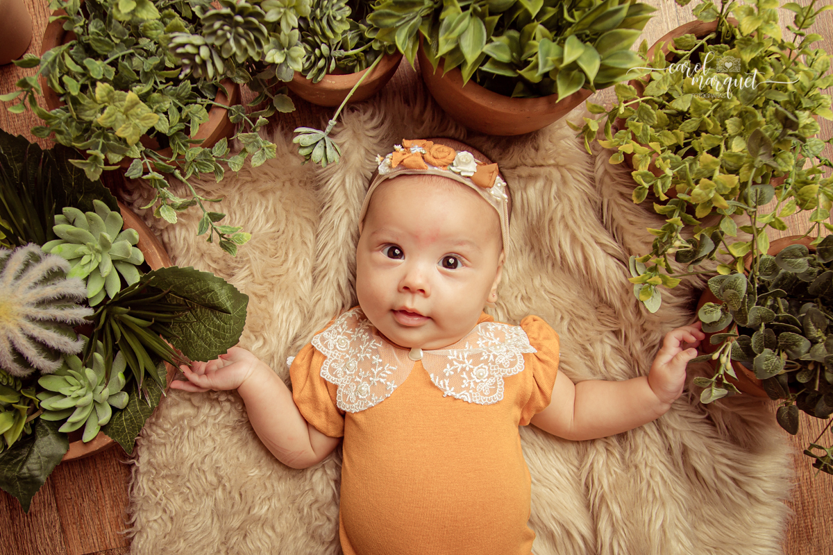 ensaio infantil fotografia de bêbe princesa floresta caramelo rústico boho romântico flores jardim 3 meses acompanhamento trimestral