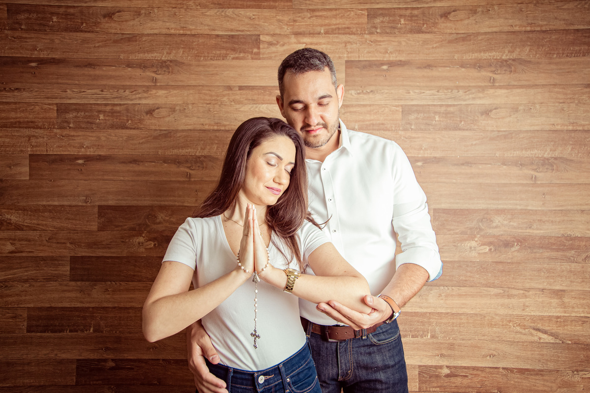 Home Session Lifestyle Ensaio em casa Foto fotografia Niterói Rio de Janeiro Amor Família Casa Lar Padrinhos Batismo dinda dindo