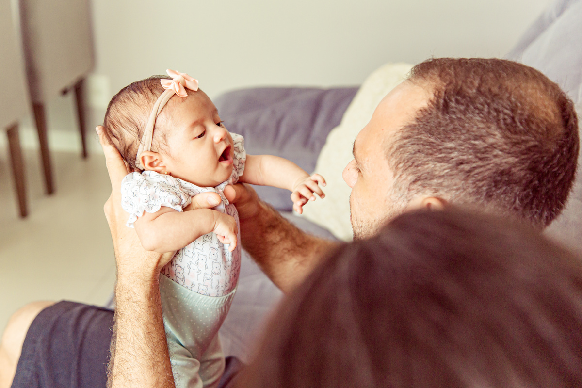 Home Session Lifestyle Ensaio em casa Foto fotografia Niterói Rio de Janeiro Amor Família Casa Lar Padrinhos Batismo dinda dindo