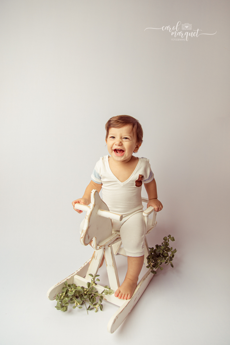 páscoa coelho coelhinho Niterói Rio de Janeiro ensaio infantil fotografia estúdio Itaipu Região Oceânica família boulanger padeiro cavalo de pau clean