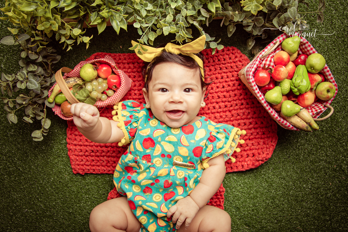 acompanhamento trimestral fotografia bebê 3 meses frutas vida saudável flores jardim sítio da vovó floresta família Niterói Rio de Janeiro, Itaipu Região Oceânica