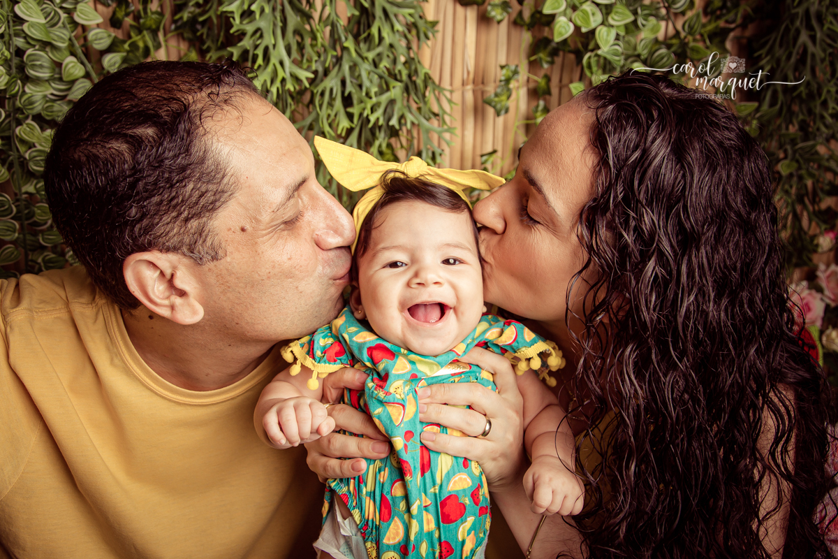 acompanhamento trimestral fotografia bebê 3 meses frutas vida saudável flores jardim sítio da vovó floresta família Niterói Rio de Janeiro, Itaipu Região Oceânica