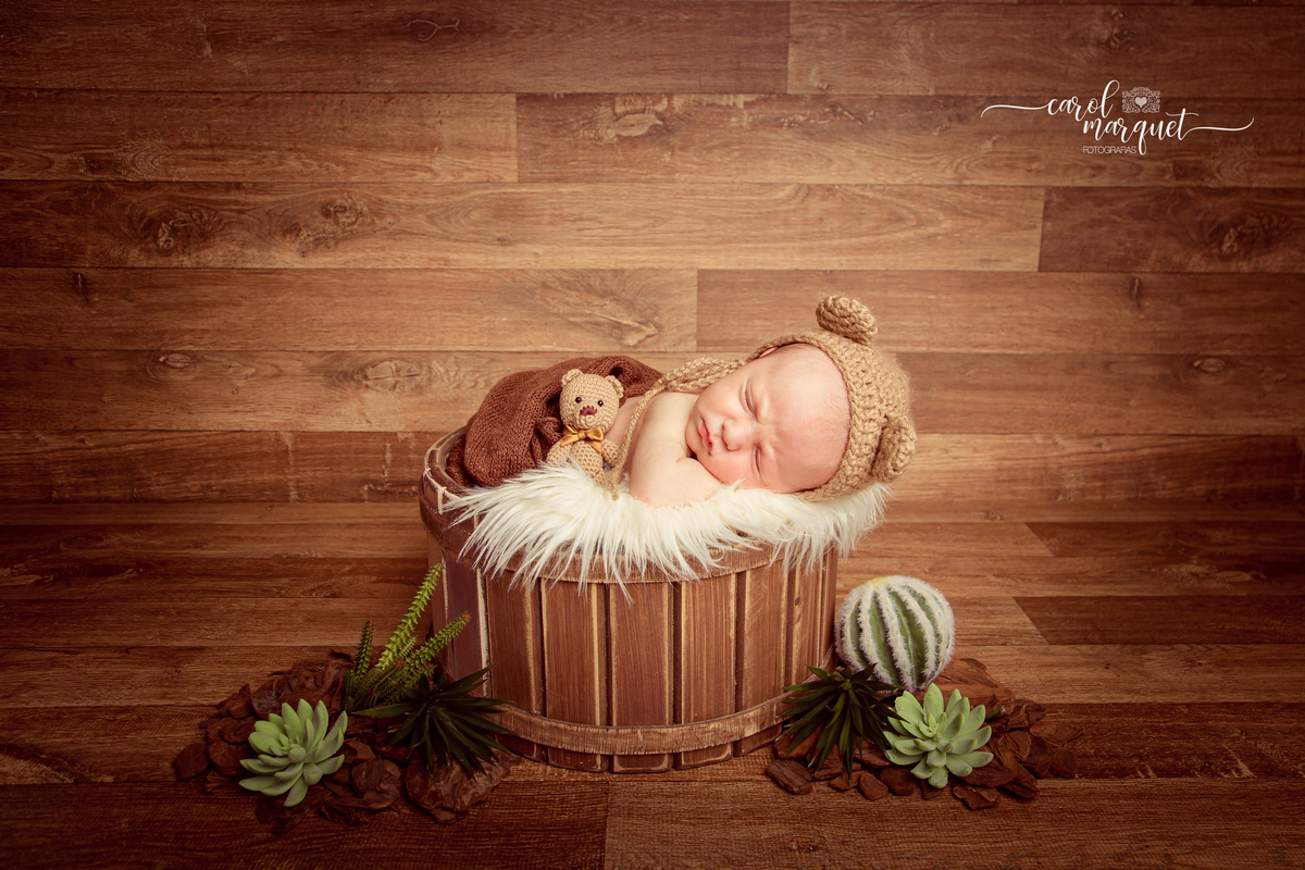 newborn recém nascido bebê neném Niterói Rio de Janeiro fotografia ensaio infantil família floresta natureza plantas mário bros anjo amor de irmão meninos filhos