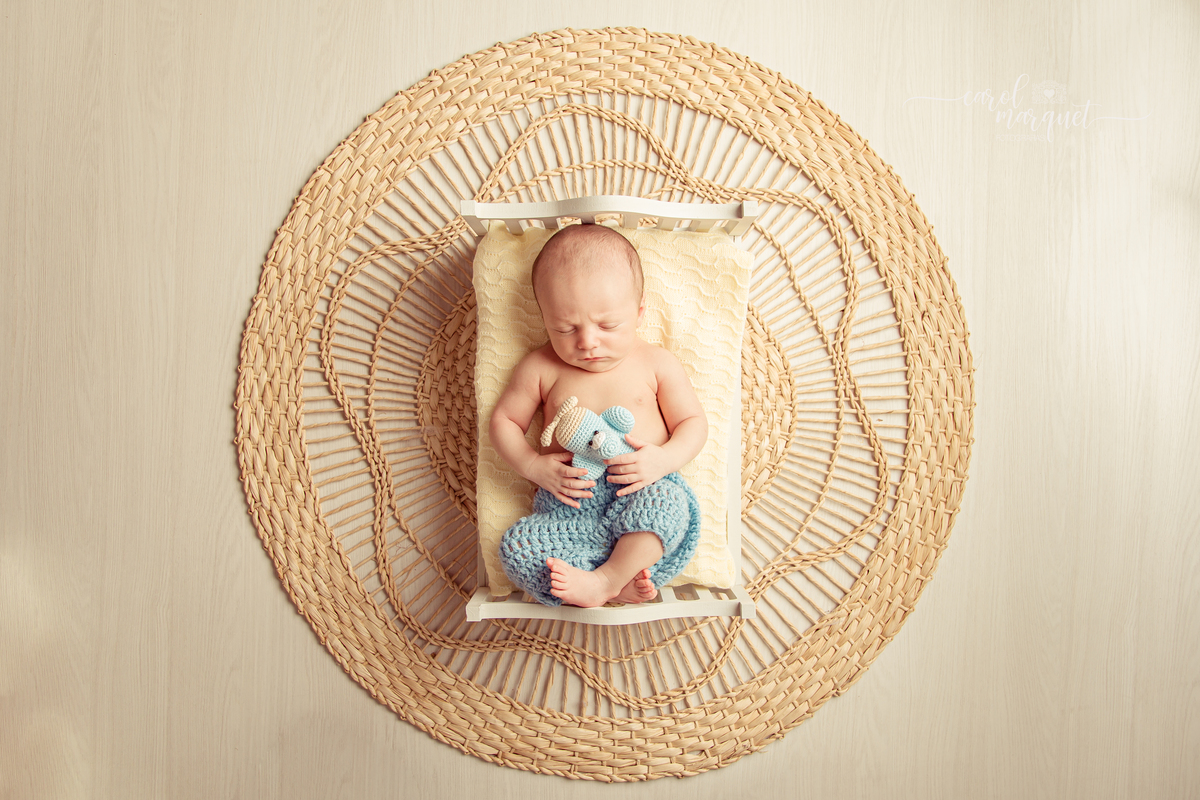 newborn recém nascido bebê neném Niterói Rio de Janeiro fotografia ensaio infantil família floresta natureza plantas mário bros anjo amor de irmão meninos filhos