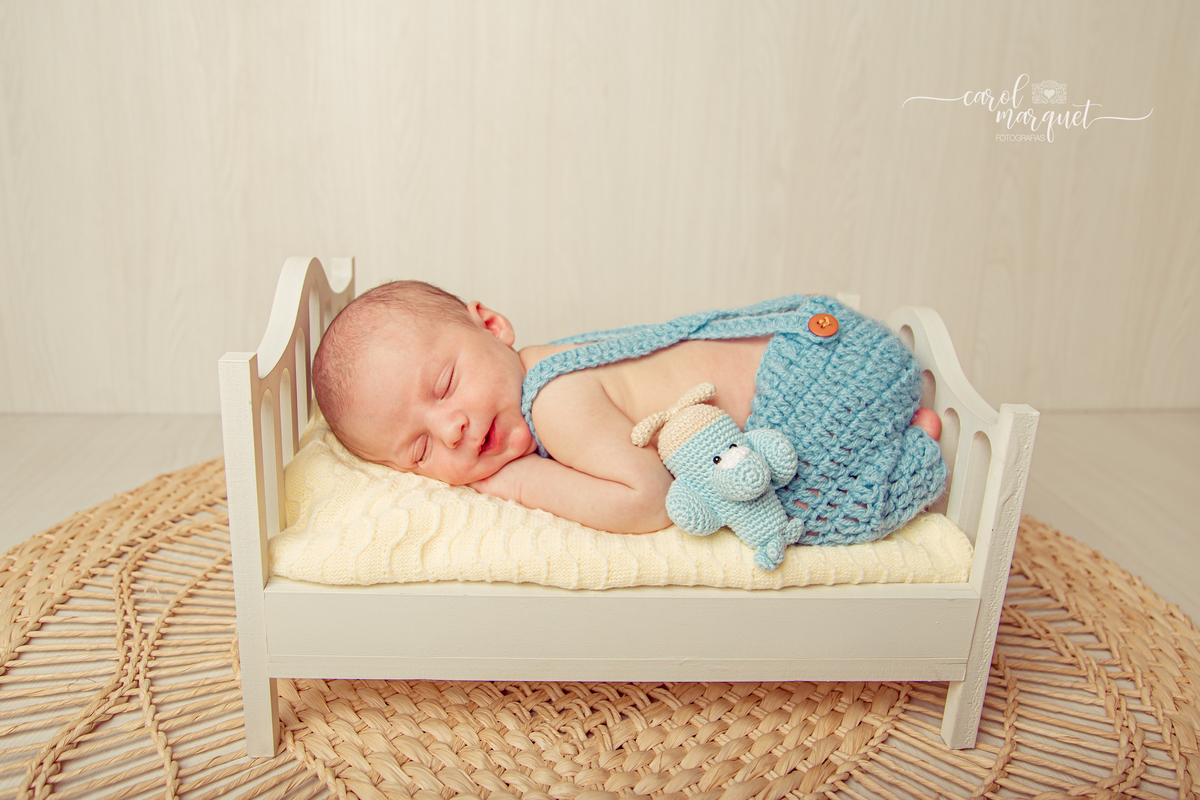 newborn recém nascido bebê neném Niterói Rio de Janeiro fotografia ensaio infantil família floresta natureza plantas mário bros anjo amor de irmão meninos filhos