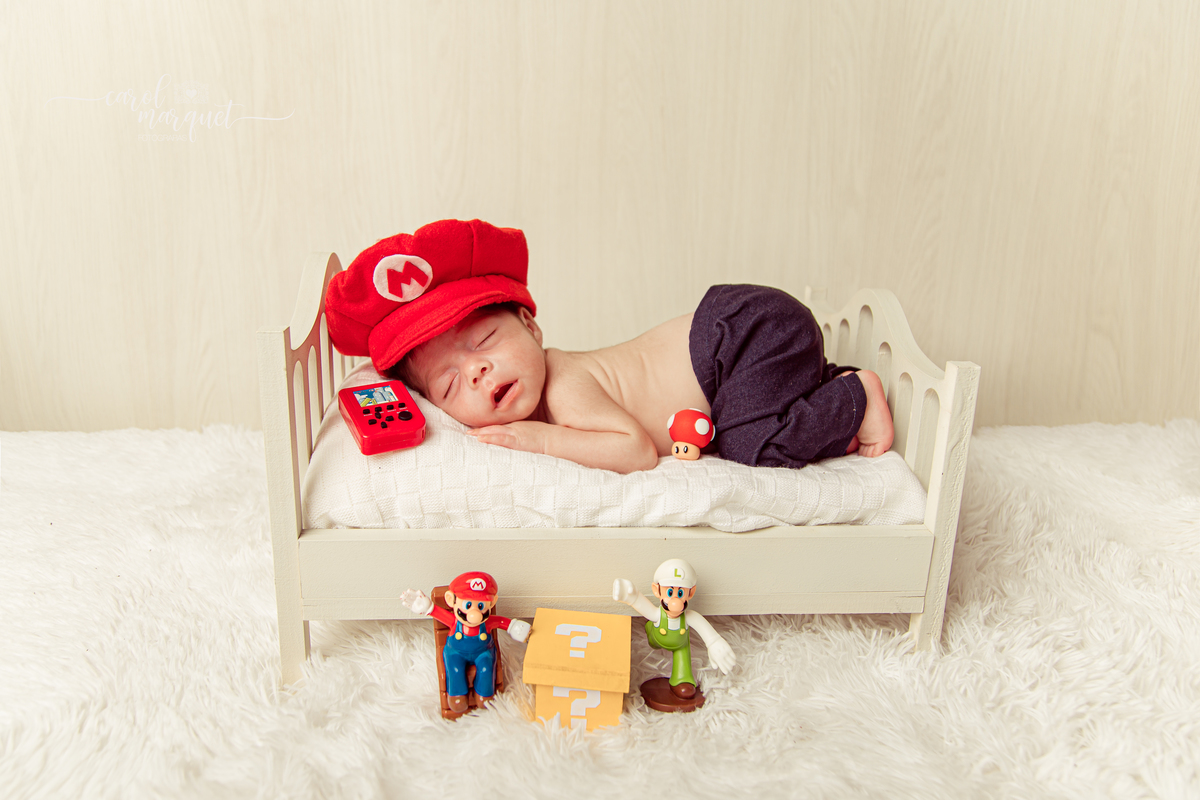 newborn recém nascido bebê neném fotografia família box ufc luta avião floresta plantas cacto roqueiro Niterói Rio de Janeiro mario bros