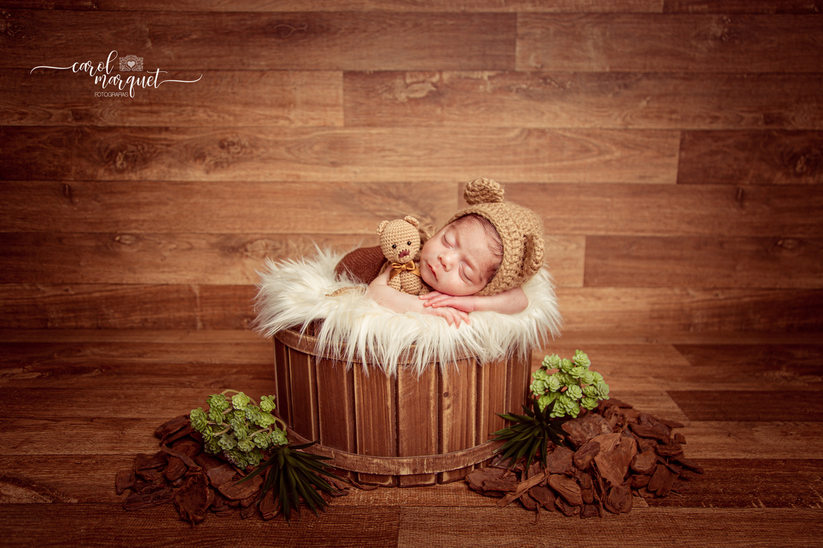 vnewborn recém nascido bebê neném fotografia família box ufc luta avião floresta plantas cacto roqueiro Niterói Rio de Janeiro amigurumi