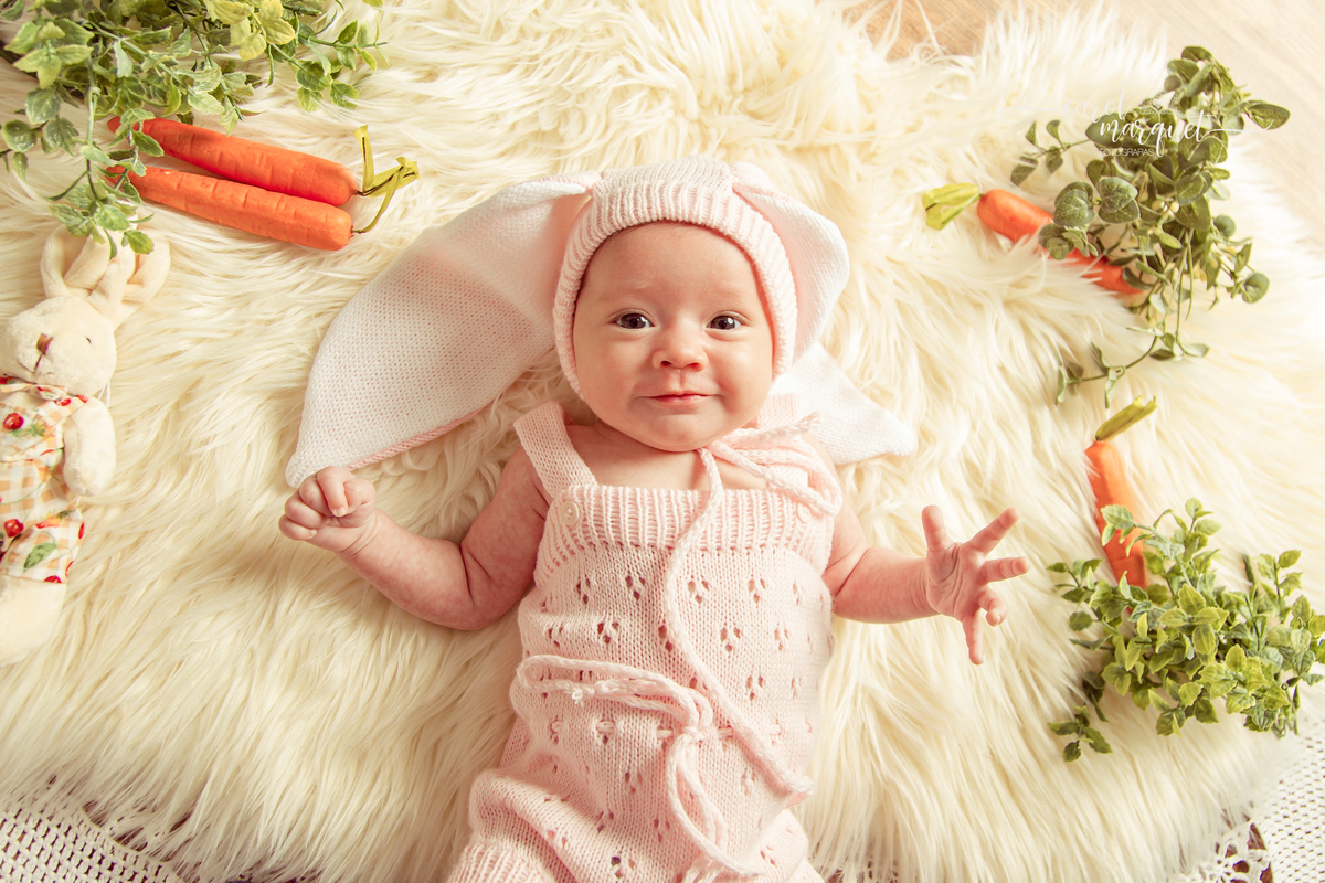 bebê acompanhamento bimestral mensal trimestral família fotografia retrato Niterói RJ coelho páscoa irmãos