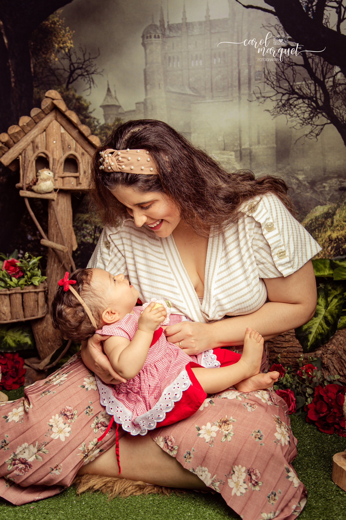 chapeuzinho vermelho lobo mau floresta flores bosque mini influencer Niterói Rio de Janeiro mãe e filha candy doces cupcake donnuts