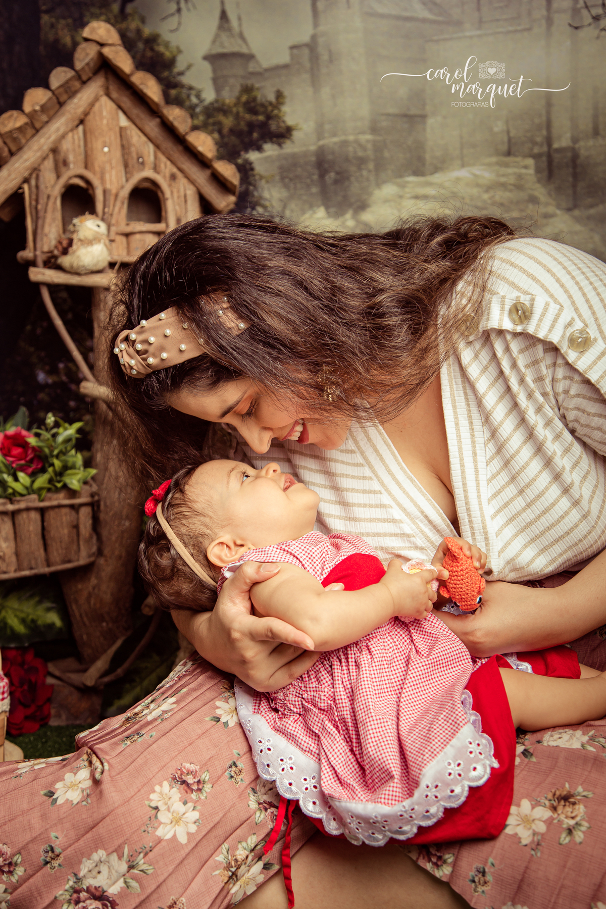 chapeuzinho vermelho lobo mau floresta flores bosque mini influencer Niterói Rio de Janeiro mãe e filha candy doces cupcake donnuts