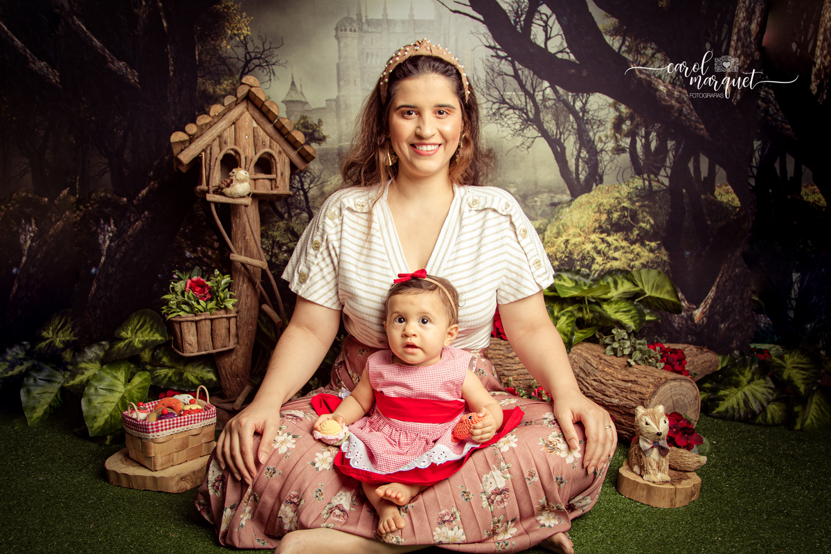 chapeuzinho vermelho lobo mau floresta flores bosque mini influencer Niterói Rio de Janeiro mãe e filha candy doces cupcake donnuts