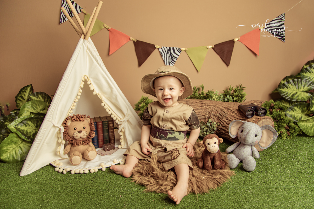 safari floresta leão elefante feltro acompanhamento mensal trimestral príncipe menino ensaio fotográfico Niterói Rio de Janeiro Itaipu padeiro boulanger pão família