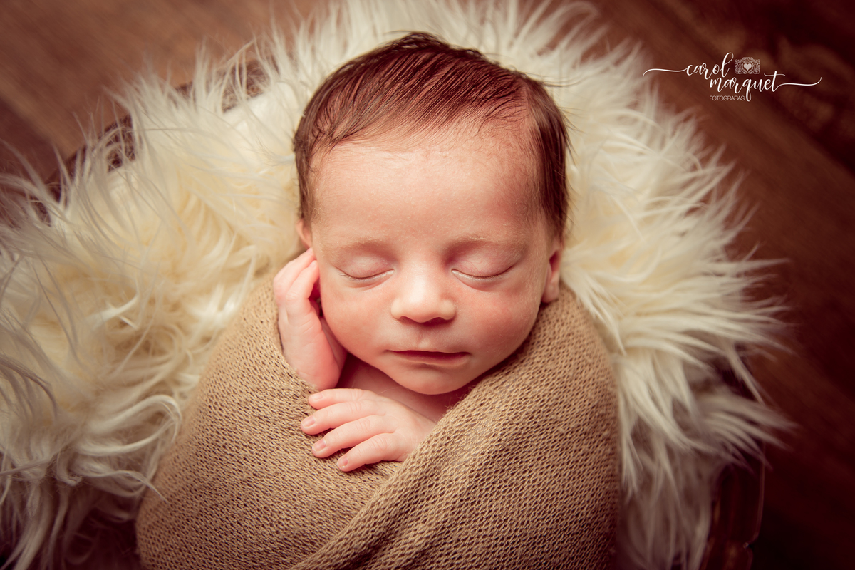 newborn recém nascido fotografia retrato Niterói Rio de Janeiro príncipe ovelha violão espaço astronauta irmão ninho