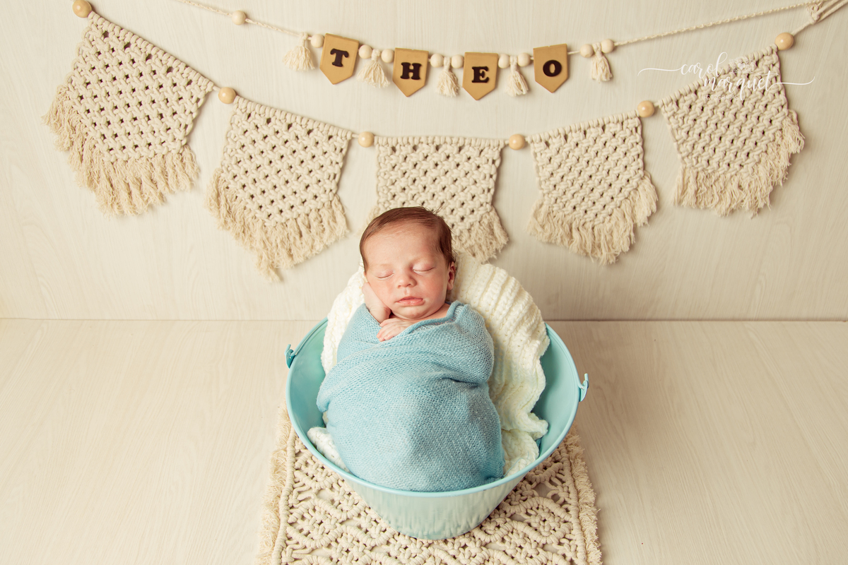 newborn recém nascido fotografia retrato Niterói Rio de Janeiro príncipe ovelha violão espaço astronauta irmão ninho
