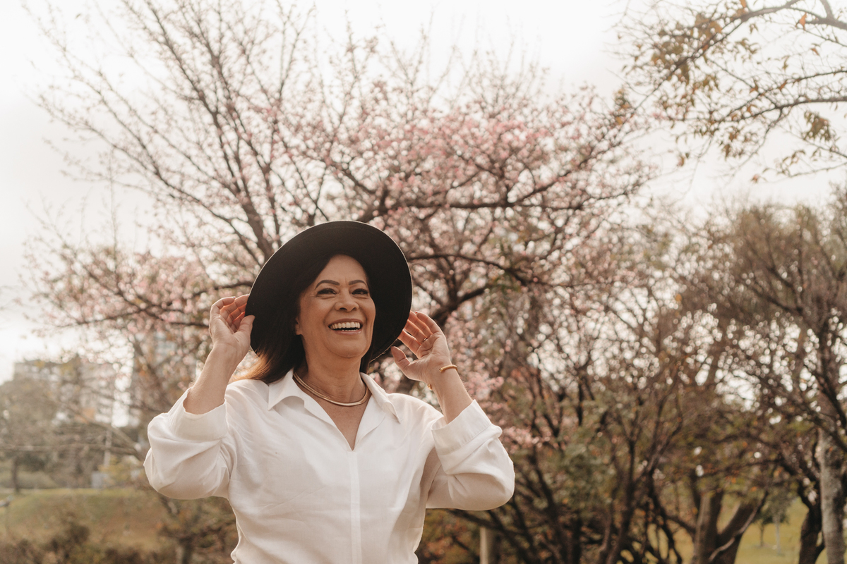 foto feminina em estúdio