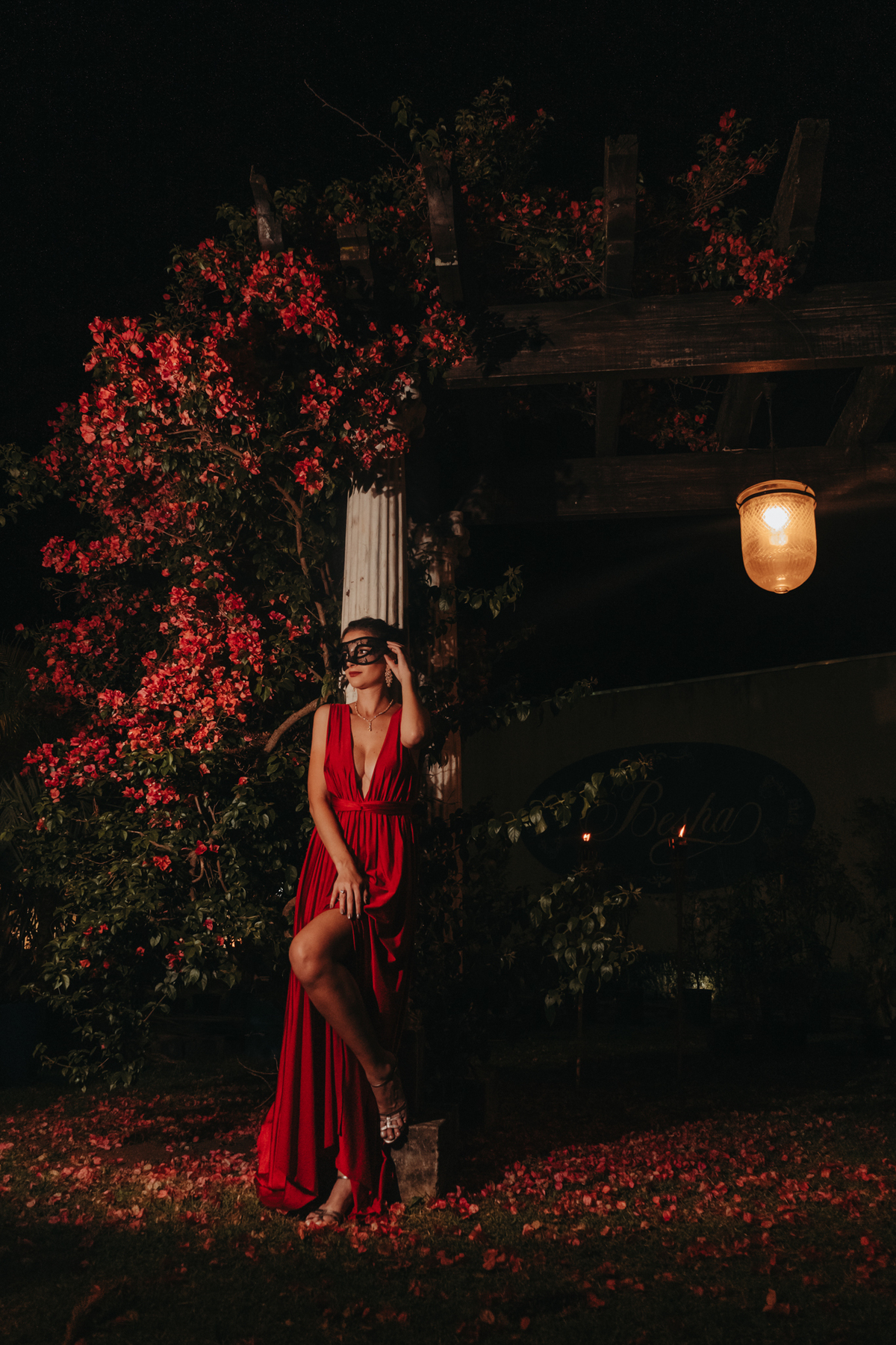 ensaio feminino noturno baile de máscara