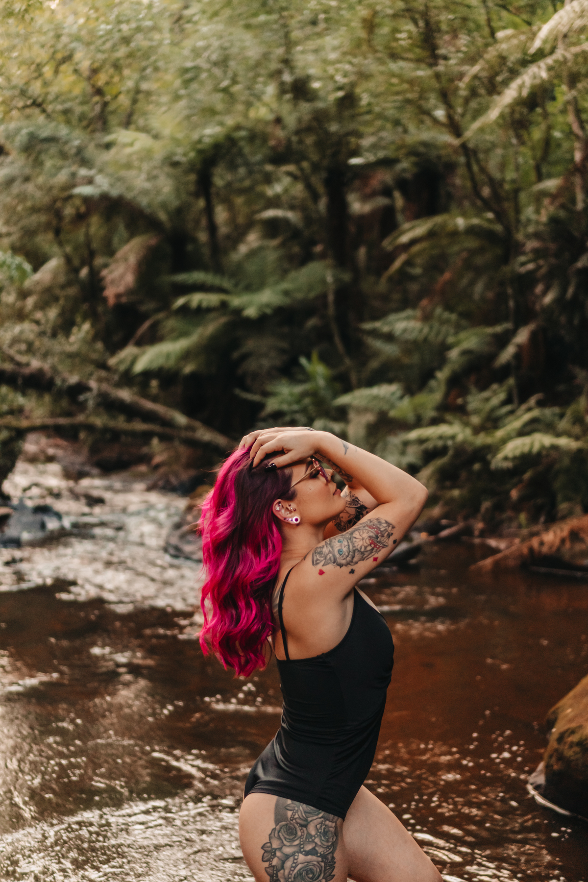 ensaio sensual na cachoeira