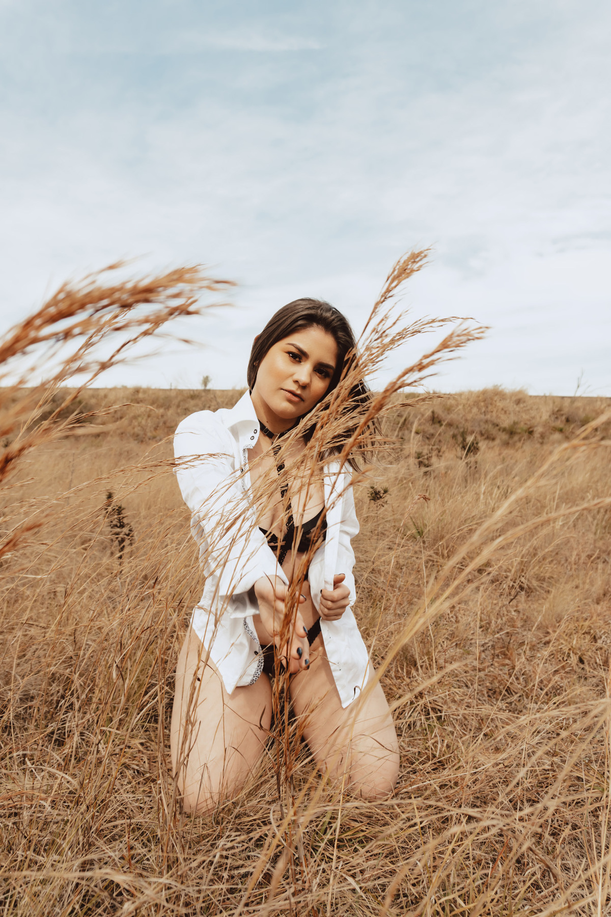 Ensaio feminino sensual na natureza 