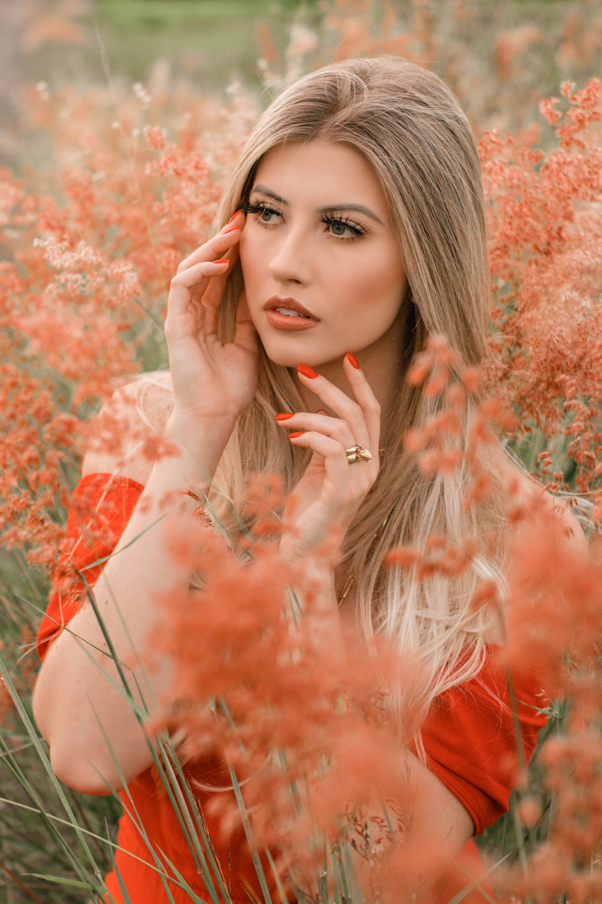 Ensaio feminino com flores