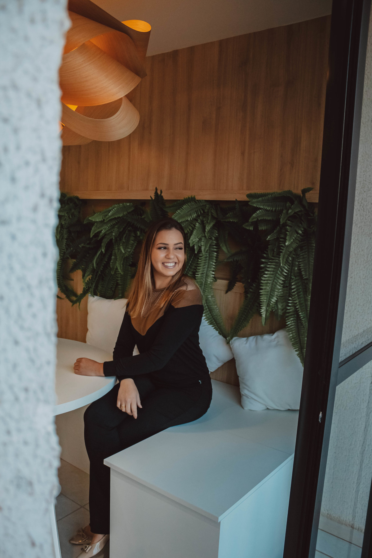 Ensaio corporativo vendas em um decorado