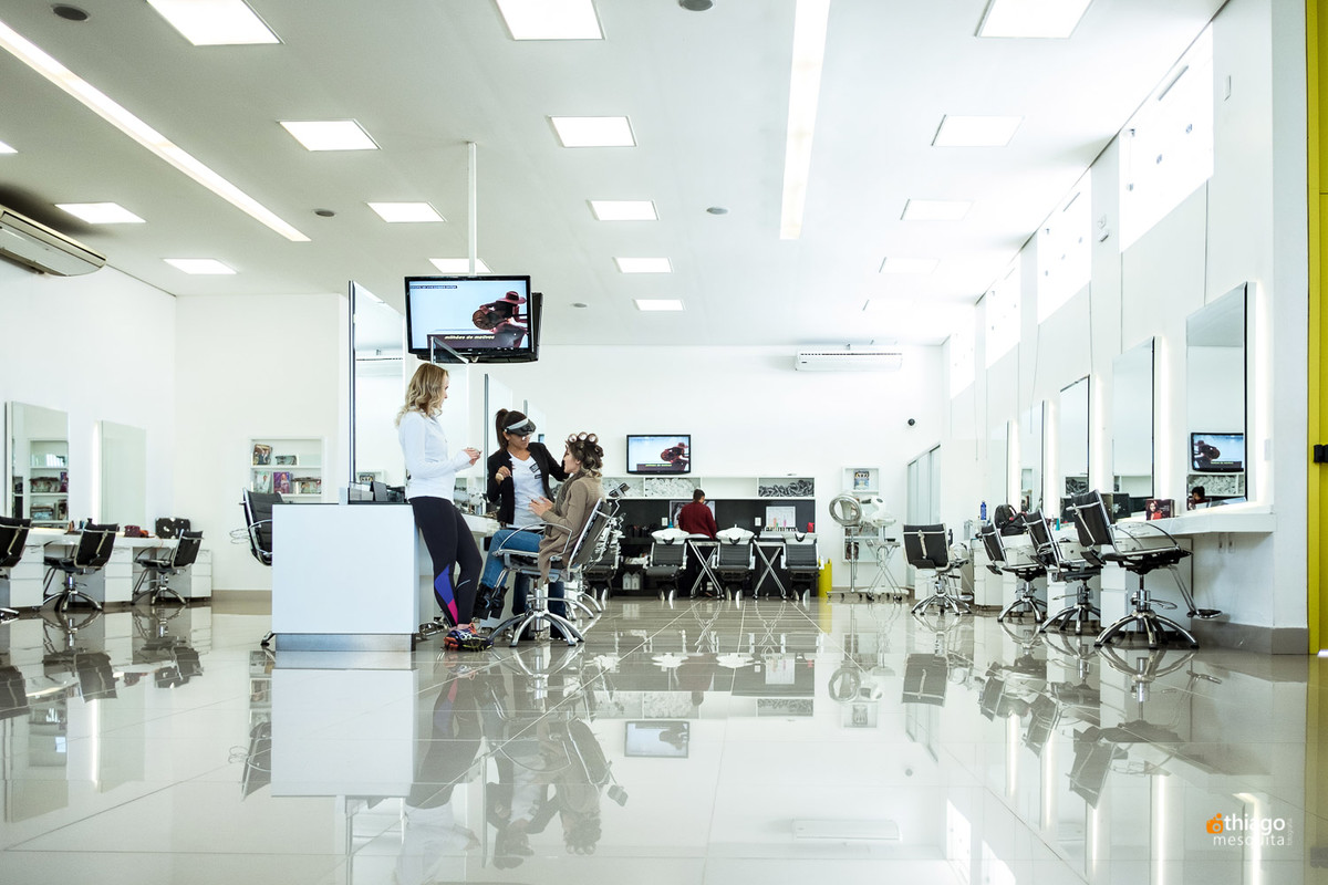 darc morada da colina fazendo o make de natasha okada