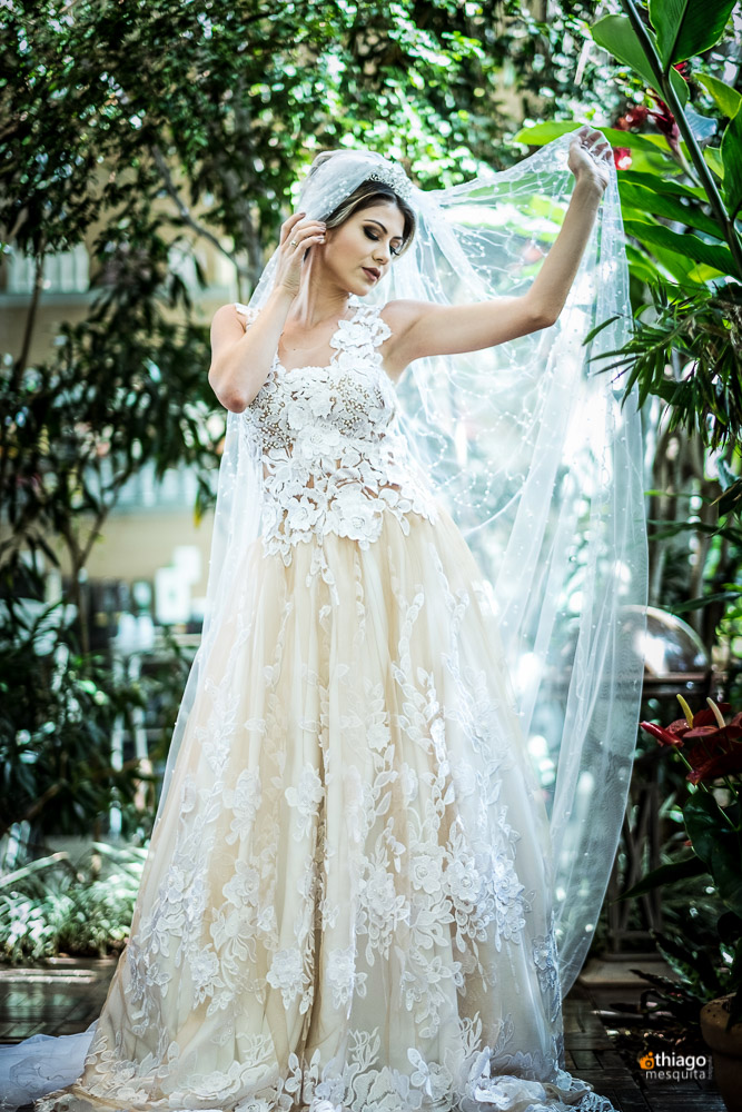 natashaokadanoiva vestindo um lindo modelo da luluza atelie fotografado por thiago mesquita