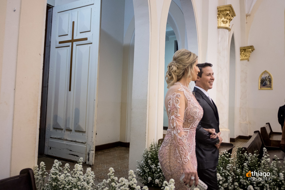 Entrada do noivo Grecco na Igreja Nossa Senhora do Carmo em Frutal, Thiago Mesquita